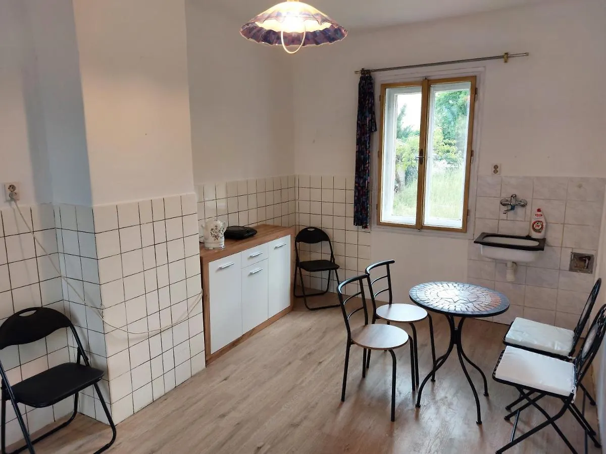 Prague Retro Challenge And Garden Guest House
