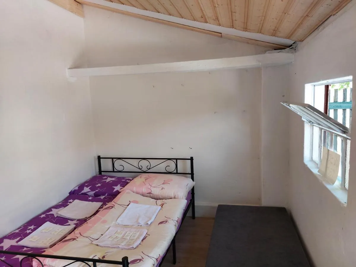 Prague Retro Challenge And Garden Guest House